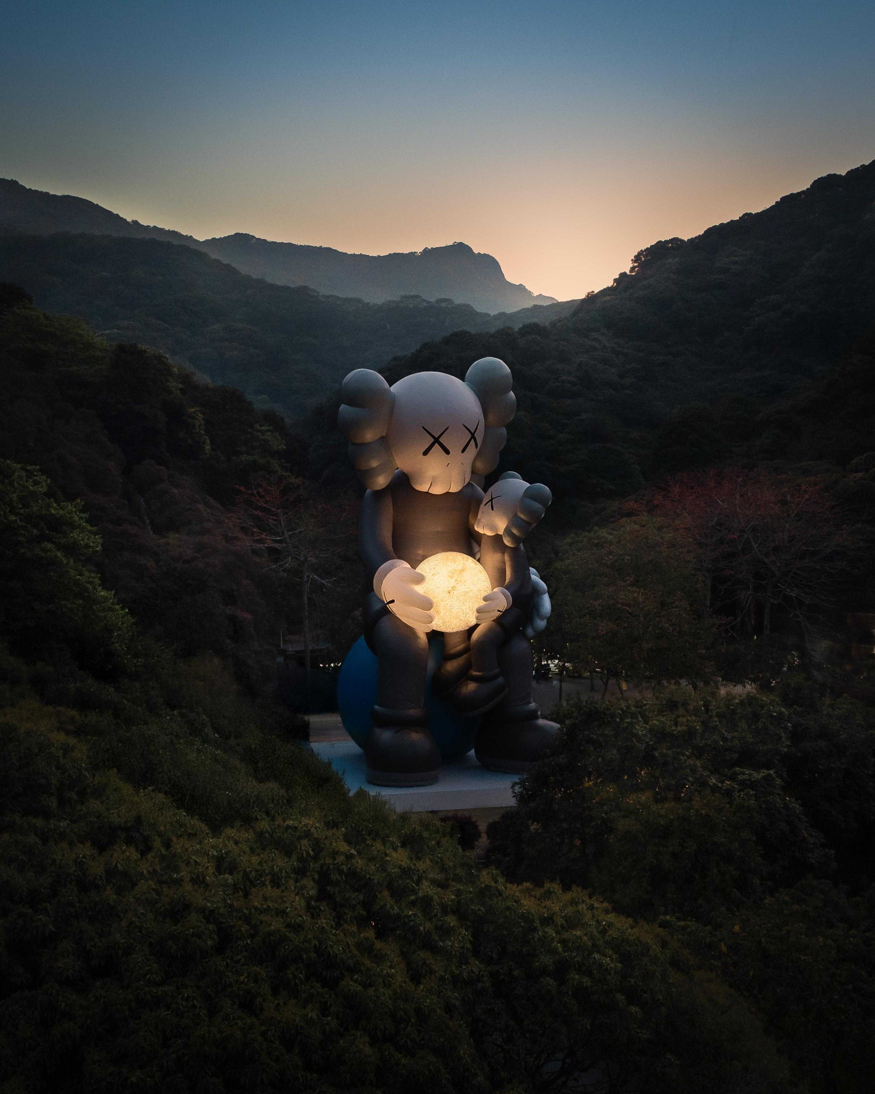 “KAWS: HOLIDAY THAILAND” ครั้งแรกในไทย! ททท. ชวนเปิดประสบการณ์ศิลปะระดับโลก กลางแลนด์มาร์กสุดไอคอนิก 13-25 พฤษภาคมนี้ สนามหลวง กรุงเทพฯ 